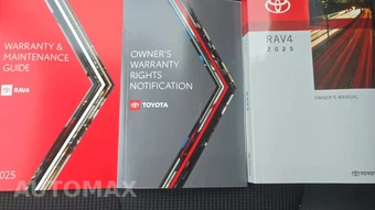 2025 Toyota RAV4 LE - miniatura 17