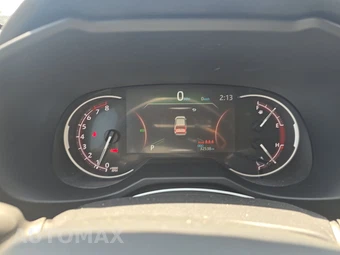 2025 Toyota RAV4 LE - miniatura 12