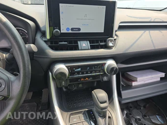 2025 Toyota RAV4 LE - miniatura 11
