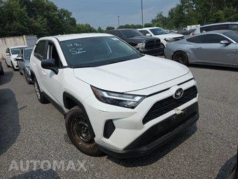 2025 Toyota RAV4 LE - miniatura 3