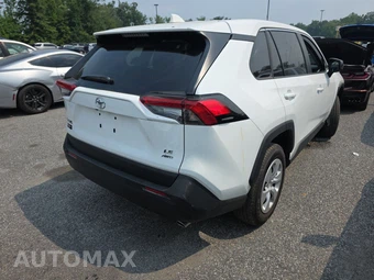 2025 Toyota RAV4 LE - miniatura 4