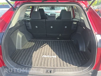2025 Toyota RAV4 LE - miniatura 16