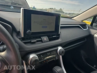 2025 Toyota RAV4 LE - miniatura 11