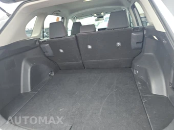 2025 Toyota RAV4 LE - miniatura 16