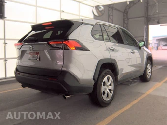 2025 Toyota RAV4 LE - miniatura 4