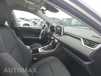 2025 Toyota RAV4 LE - miniatura 8