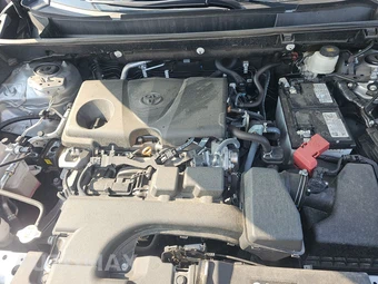 2025 Toyota RAV4 LE - miniatura 15