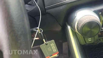 2025 Toyota RAV4 LE - miniatura 19