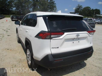 2025 Toyota RAV4 LE - miniatura 11