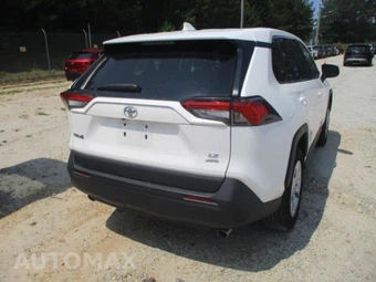 2025 Toyota RAV4 LE - miniatura 13