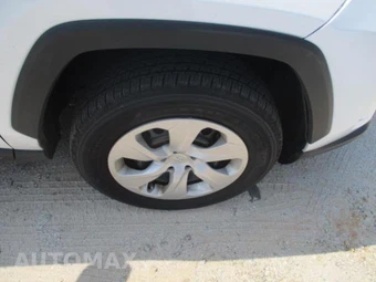 2025 Toyota RAV4 LE - miniatura 24