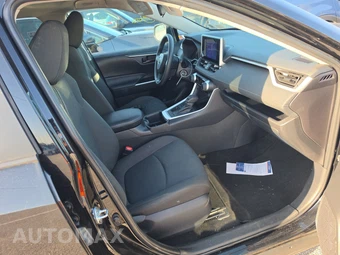 2025 Toyota RAV4 LE - miniatura 8