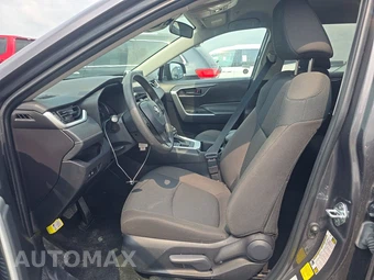 2025 Toyota RAV4 LE - miniatura 7
