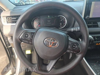 2025 Toyota RAV4 LE - miniatura 10