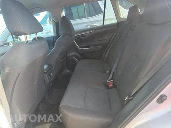 2025 Toyota RAV4 LE - miniatura 13