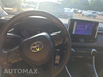2025 Toyota RAV4 LE - miniatura 11