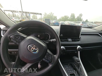 2025 Toyota RAV4 LE - miniatura 11