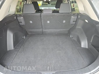 2025 Toyota RAV4 LE - miniatura 16