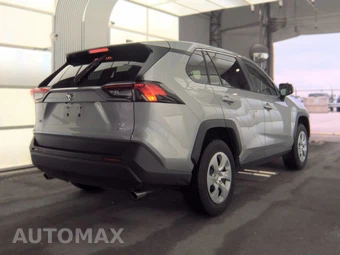 2025 Toyota RAV4 LE - miniatura 4
