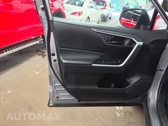 2025 Toyota RAV4 LE - miniatura 9