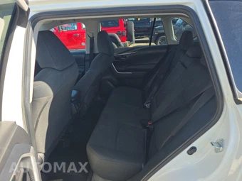2025 Toyota RAV4 LE - miniatura 13