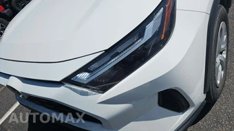 2025 Toyota RAV4 LE - miniatura 21