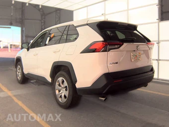 2025 Toyota RAV4 LE - miniatura 6
