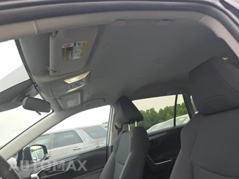 2025 Toyota RAV4 LE - miniatura 19
