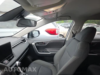 2025 Toyota RAV4 LE - miniatura 19