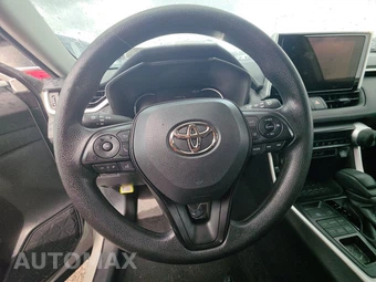 2025 Toyota RAV4 LE - miniatura 10