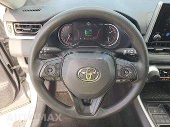 2025 Toyota RAV4 LE - miniatura 10
