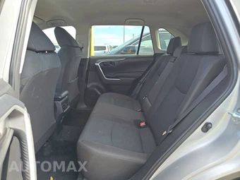 2025 Toyota RAV4 LE - miniatura 13