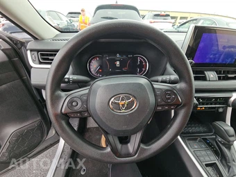 2025 Toyota RAV4 LE - miniatura 10