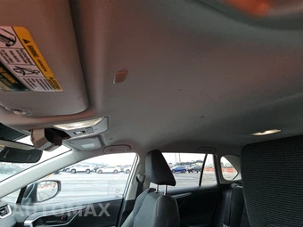 2025 Toyota RAV4 LE - miniatura 18