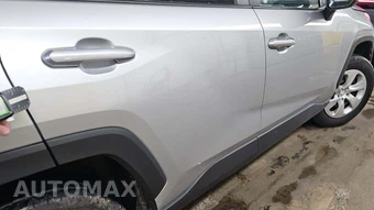 2025 Toyota RAV4 LE - miniatura 23