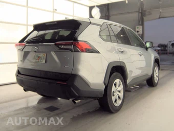 2025 Toyota RAV4 LE - miniatura 4