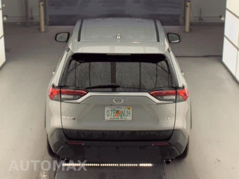 2025 Toyota RAV4 LE - miniatura 5