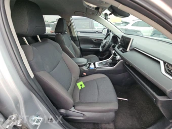 2025 Toyota RAV4 LE - miniatura 8