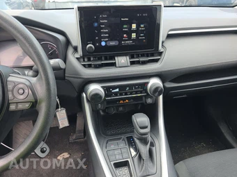 2025 Toyota RAV4 LE – miniatura 11