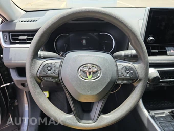2025 Toyota RAV4 LE - miniatura 10
