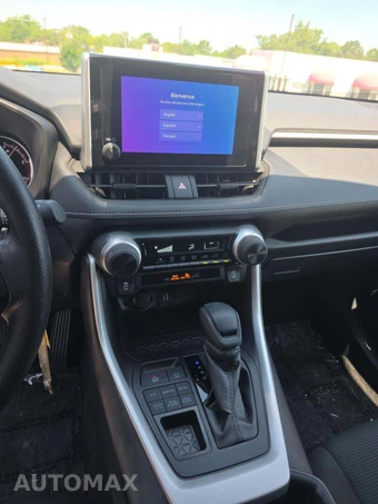 2025 Toyota RAV4 LE – miniatura 10