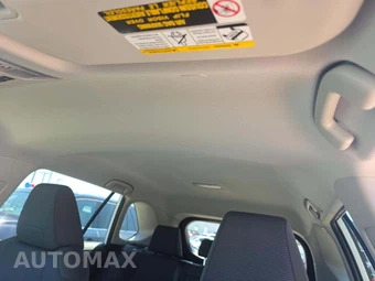 2025 Toyota RAV4 LE – miniatura 11