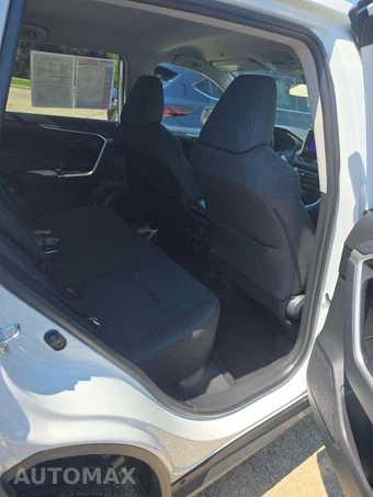 2025 Toyota RAV4 LE – miniatura 16