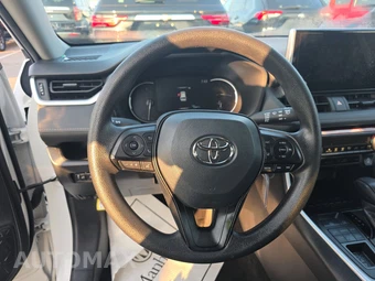 2025 Toyota RAV4 LE - miniatura 10