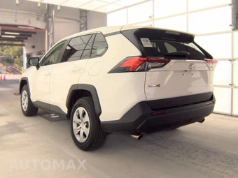 2025 Toyota RAV4 LE - miniatura 6