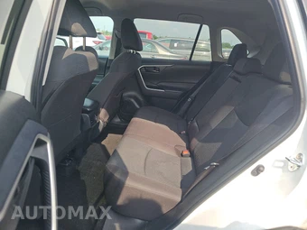 2025 Toyota RAV4 LE - miniatura 13