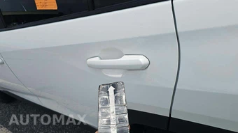 2025 Toyota RAV4 LE - miniatura 25