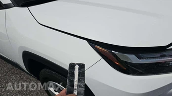 2025 Toyota RAV4 LE - miniatura 26