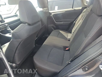 2025 Toyota RAV4 LE - miniatura 13