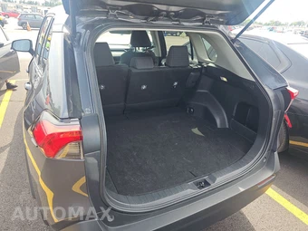 2025 Toyota RAV4 LE - miniatura 16